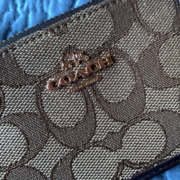 Coach mini skinny ID case - Picture 3 of 12